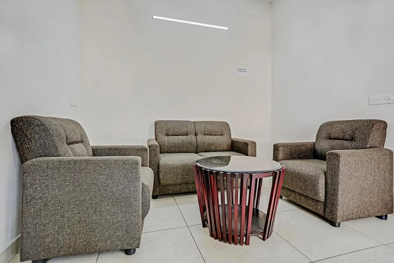 Oyo 81282 Ar Apartments Kochi